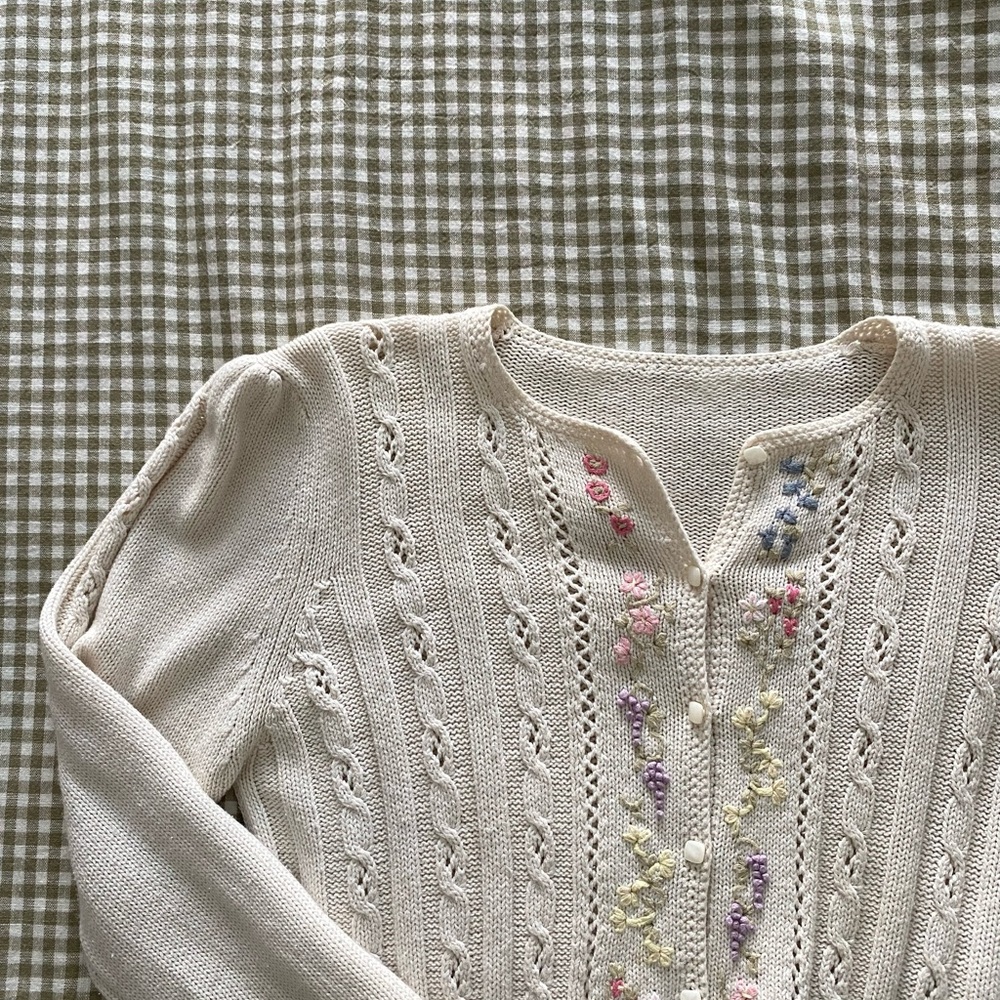 Cream Knit Cardigan with Floral Embroidery